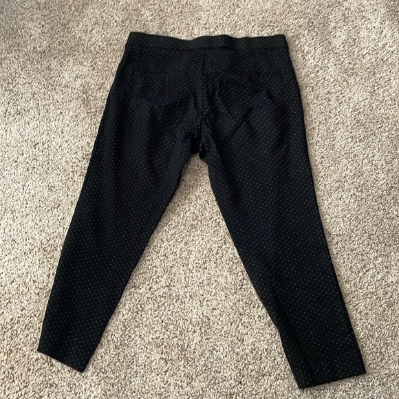 Amanda & Chelsea black cropped trousers size 8p - Picture 5 of 6